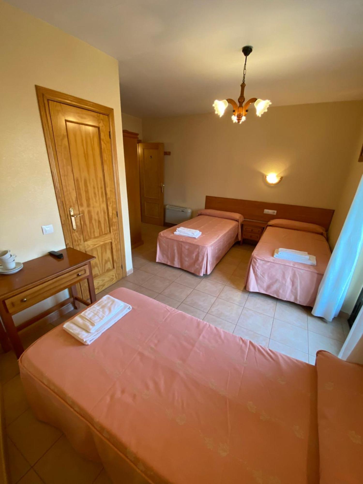 Hostal Jose Mari Сьюдад-Родриго Экстерьер фото